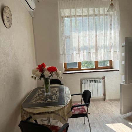 2-Х Квартира Поруч З Сумською, Госпіталь, Парк Центральний Kharkiv Bagian luar foto