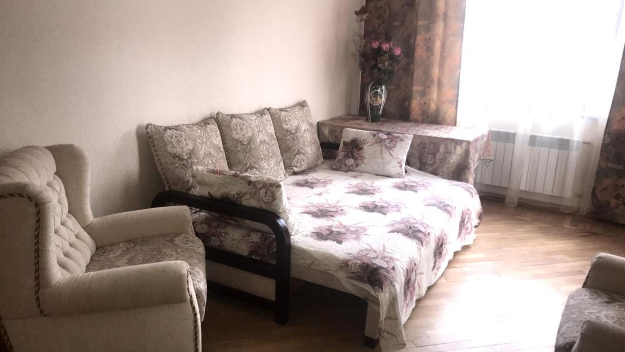 2-Х Квартира Поруч З Сумською, Госпіталь, Парк Центральний Kharkiv Bagian luar foto